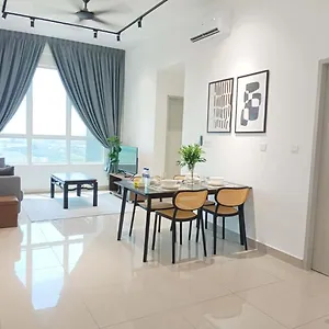 Netflix Seaview Two Bedroom Amber Cove Apartment *
