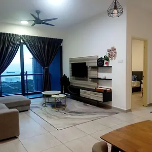 Atlantis Two Bedroom 4 - 10 Pax