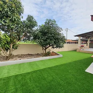 Swimming Pool With 5 Bedroom House Full Ac Near Stadium Hang Jebat * Malacca