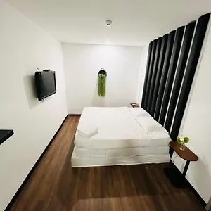 Hotel V