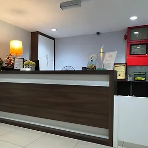 Otel M Straits 2*