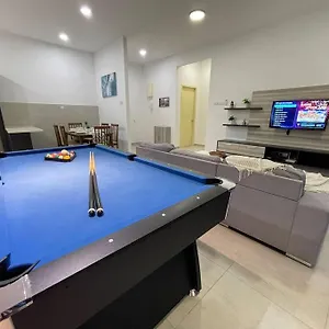 Atlantis5-11pax/5min To Jonker St/pool Table/tvbox Apartment *