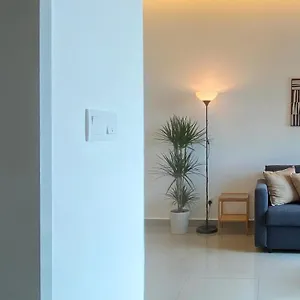 Amber Cove Seaview I 5 Pax I Wifi Apartment Malacca