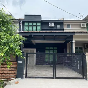 Holiday home Kuza Homes Batu Berendam *
