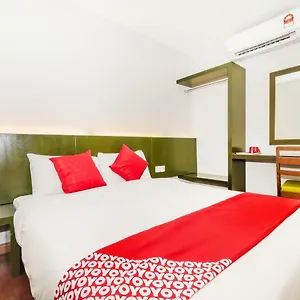 Oyo 663 Trevor Melaka Hotel