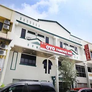 Oyo 764 Famous 2*